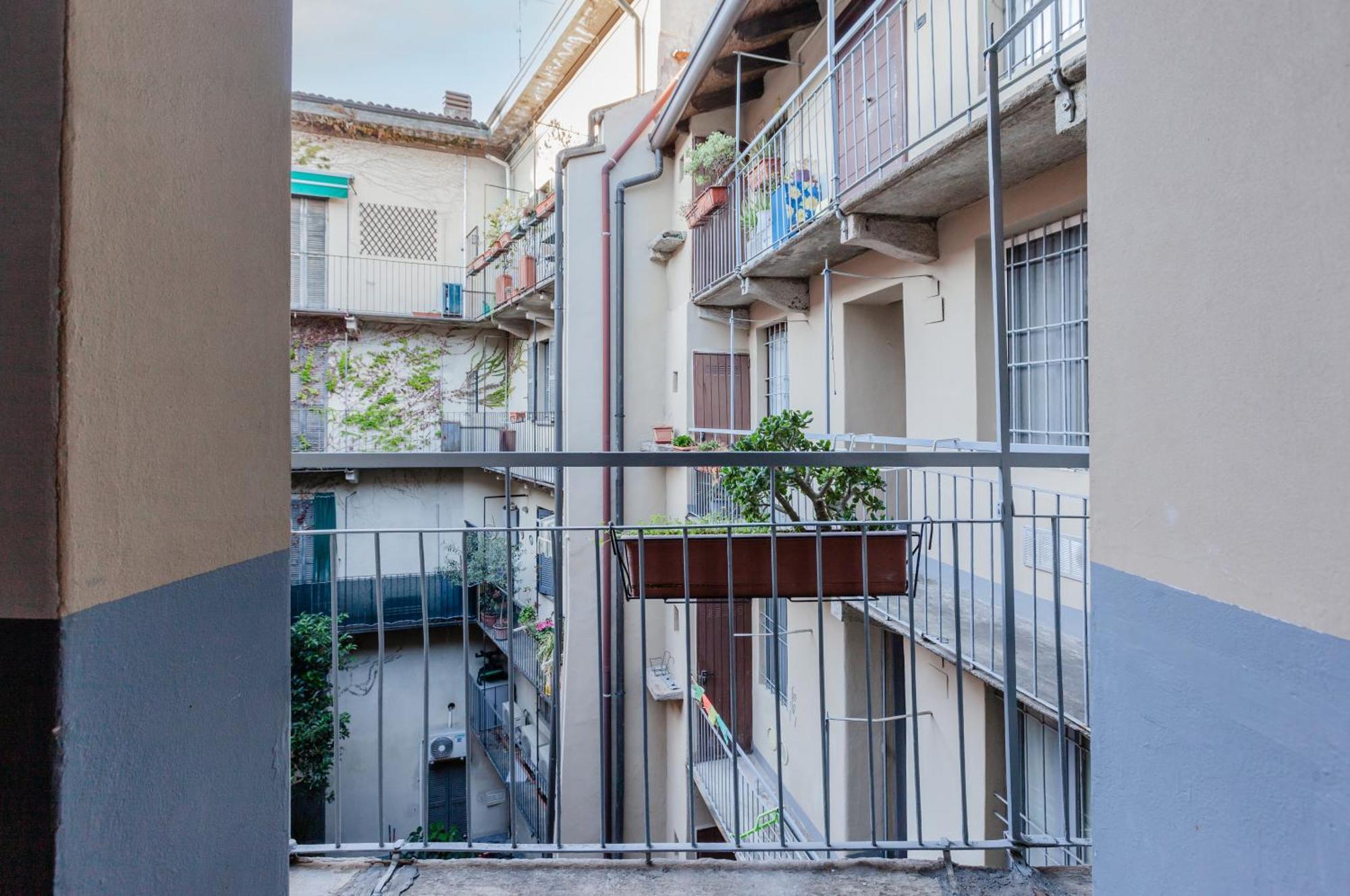 Sant Ambrogio Lovely Flat Milan Exterior photo
